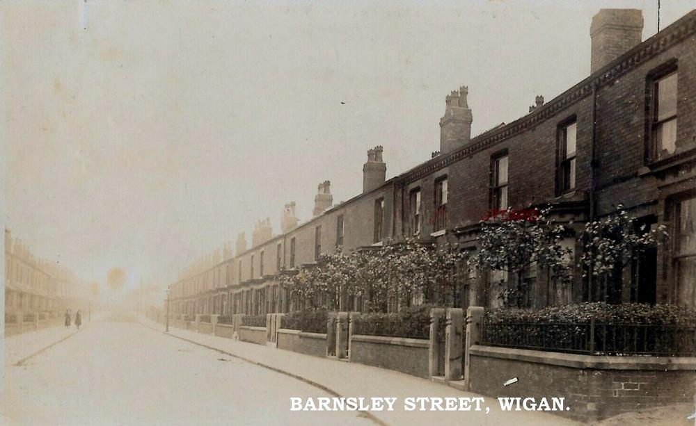 BARNSLEY STREET EARLY 1900'S