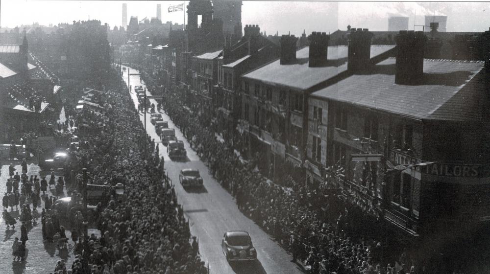 QUEENS VISIT 1954