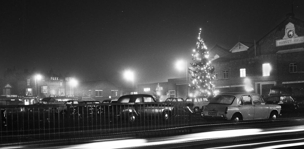 MARKET SQUARE CHRISTMAS TREE