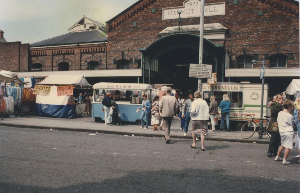 OUTDOOR MARKET STALLS  9