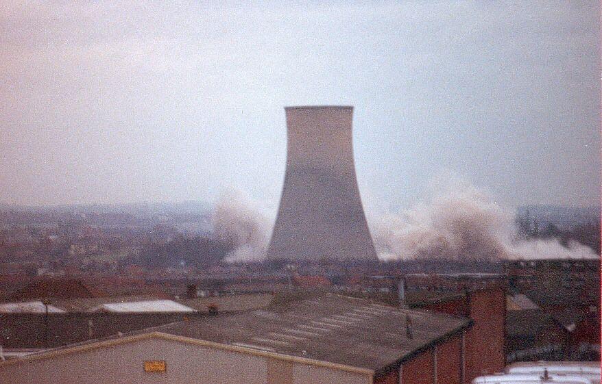 Demolition of the cooling towers in 1989