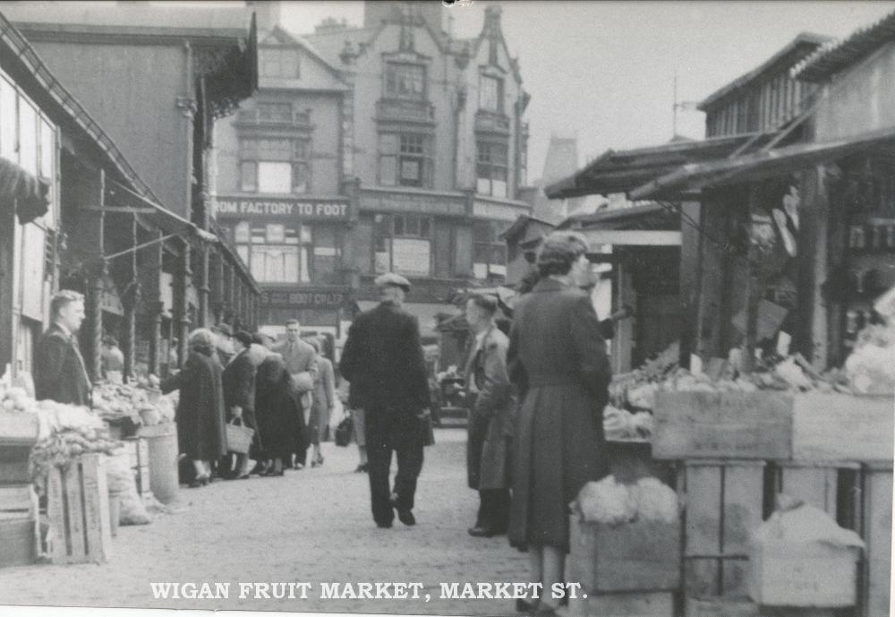 Market Street Outdoor Fruit Market