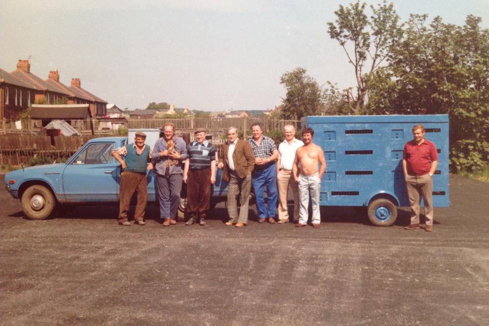 Garswood Labour Club. Pigeon men. Garswood Labour Club. Pigeon men.