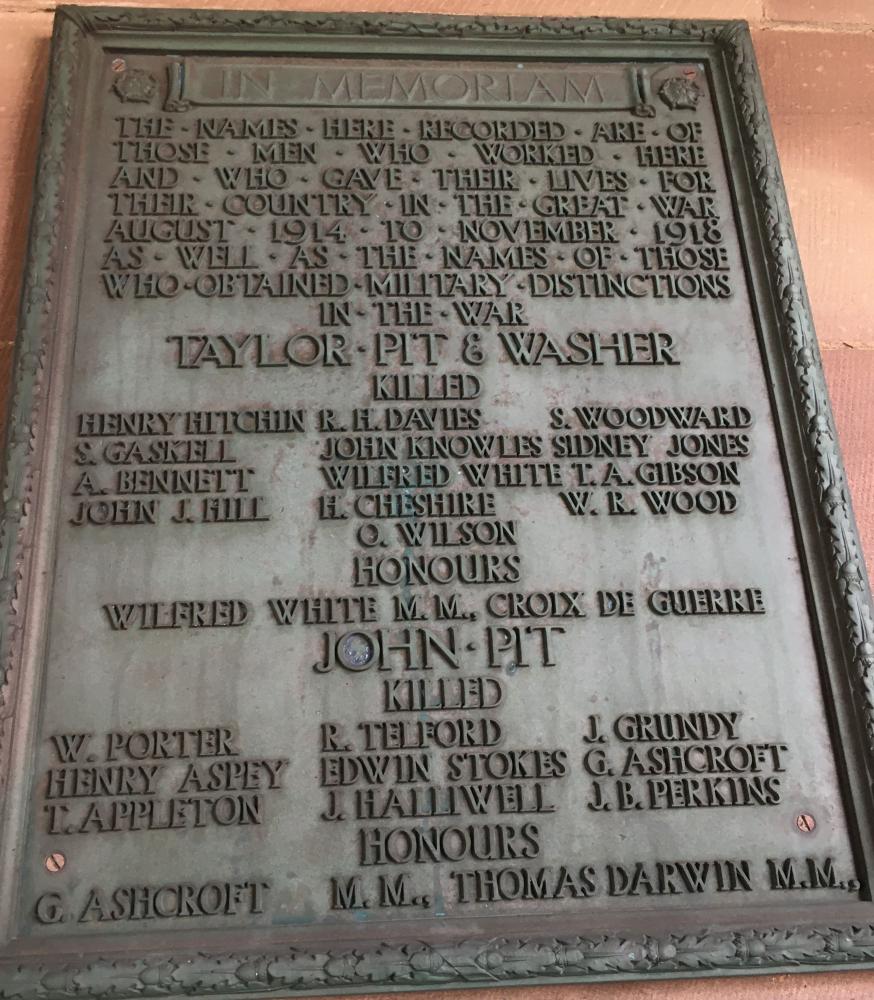 STANDISH CHURCH PEACE GATE MEMORIAL. WW 1