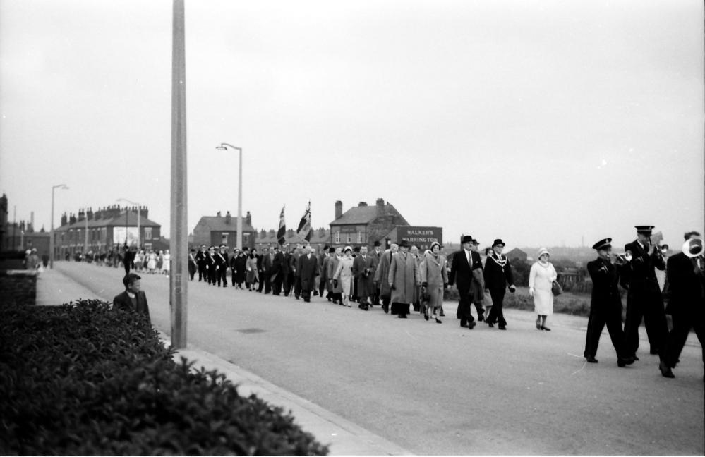 Liverpool Road and Low Hall Inn  1963