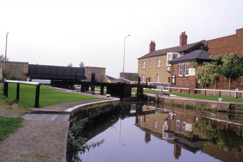 Leeds Liverpool canal