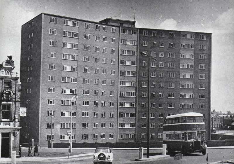 Flats at bottom of Scholes.