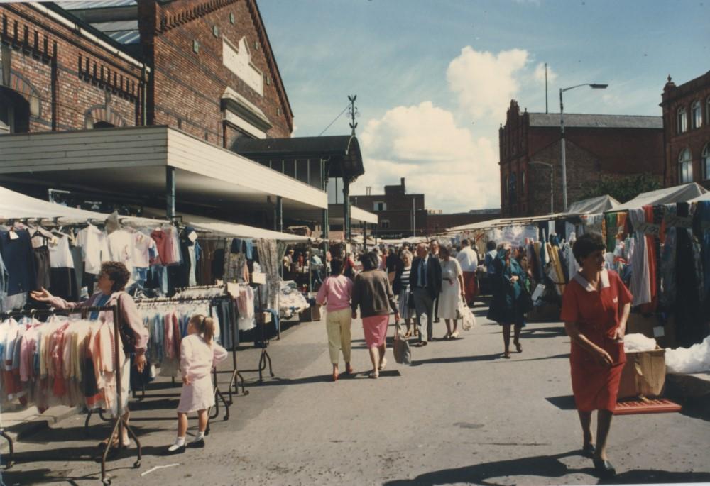 OUTDOOR MARKET STALLS  8