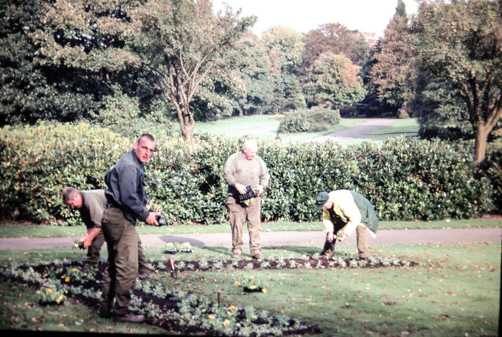 Gardeners in messes park Gardeners in messes park