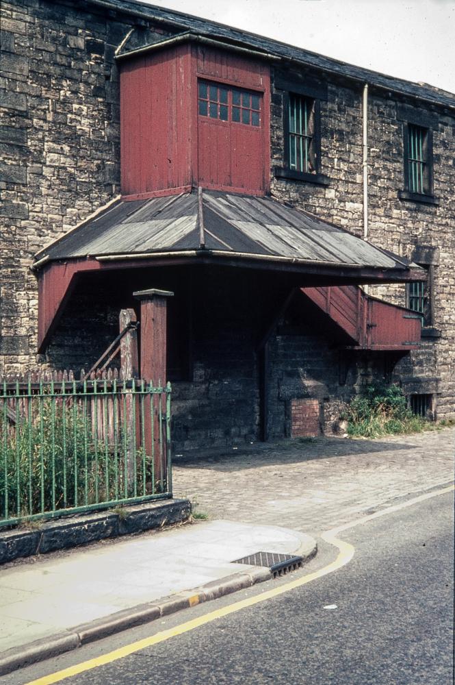 Loading/Unloading bay