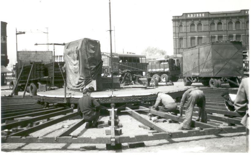 Ted Silcock's Swirl being built. 1953. Ted Silcock's Swirl being built. 1953.