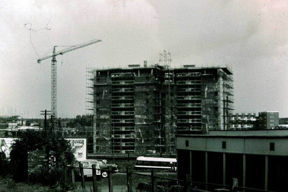 Construction of flats, Scholes