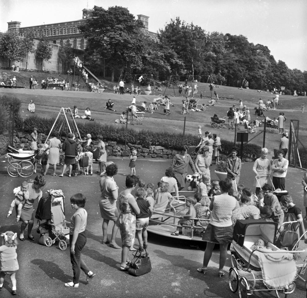 MESNES PARK PLAYGROUNDS