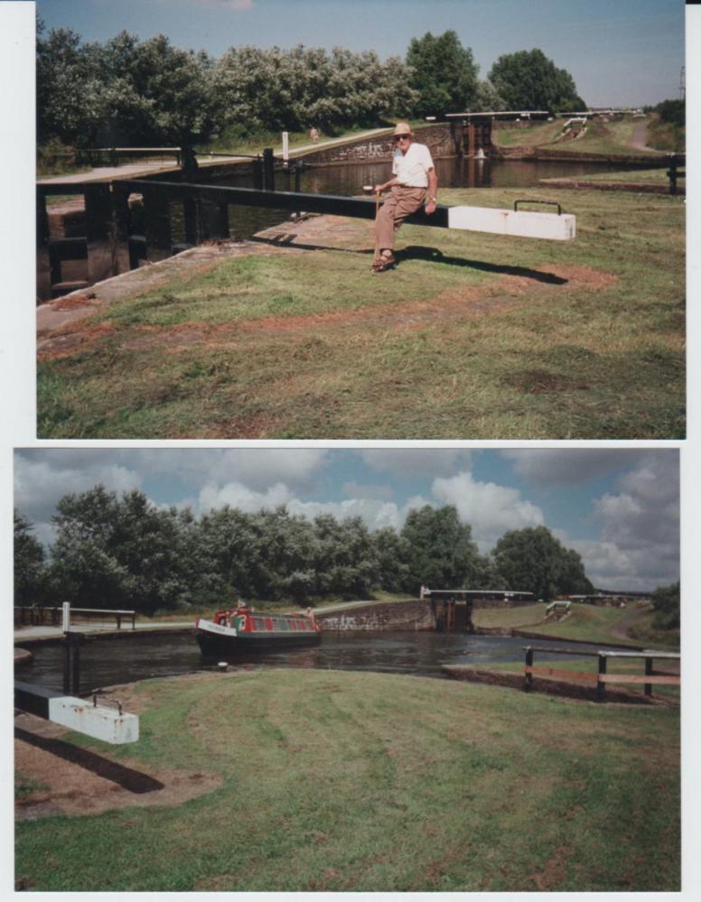 Canal bank at Higher  Ince