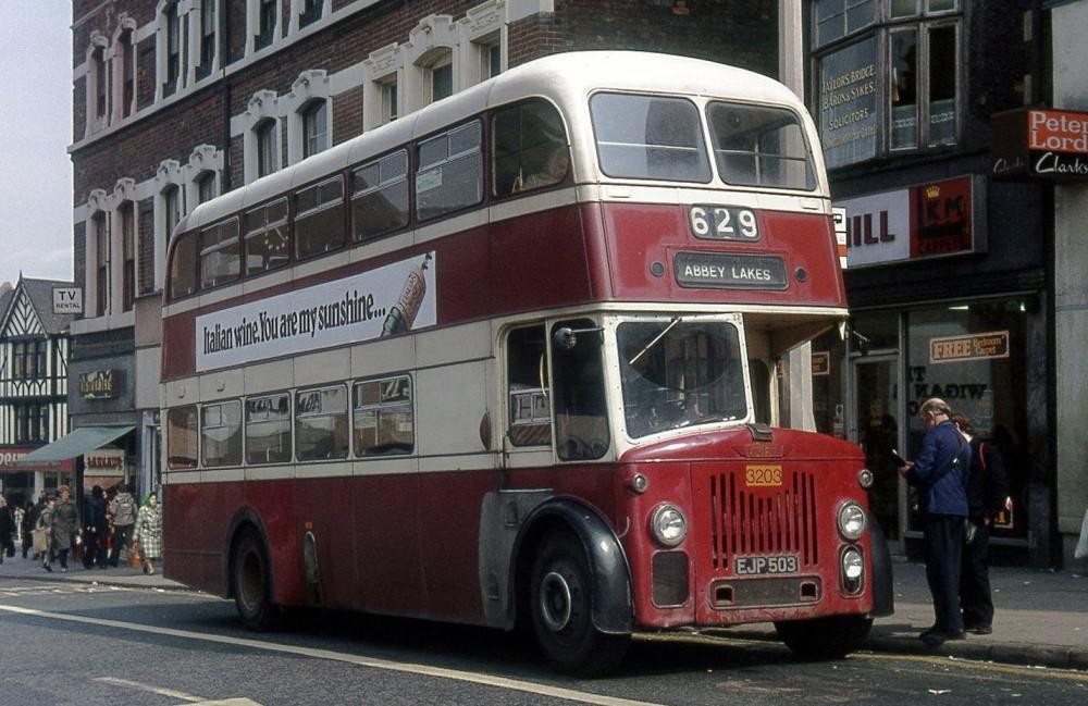 Abbey Lakes bus