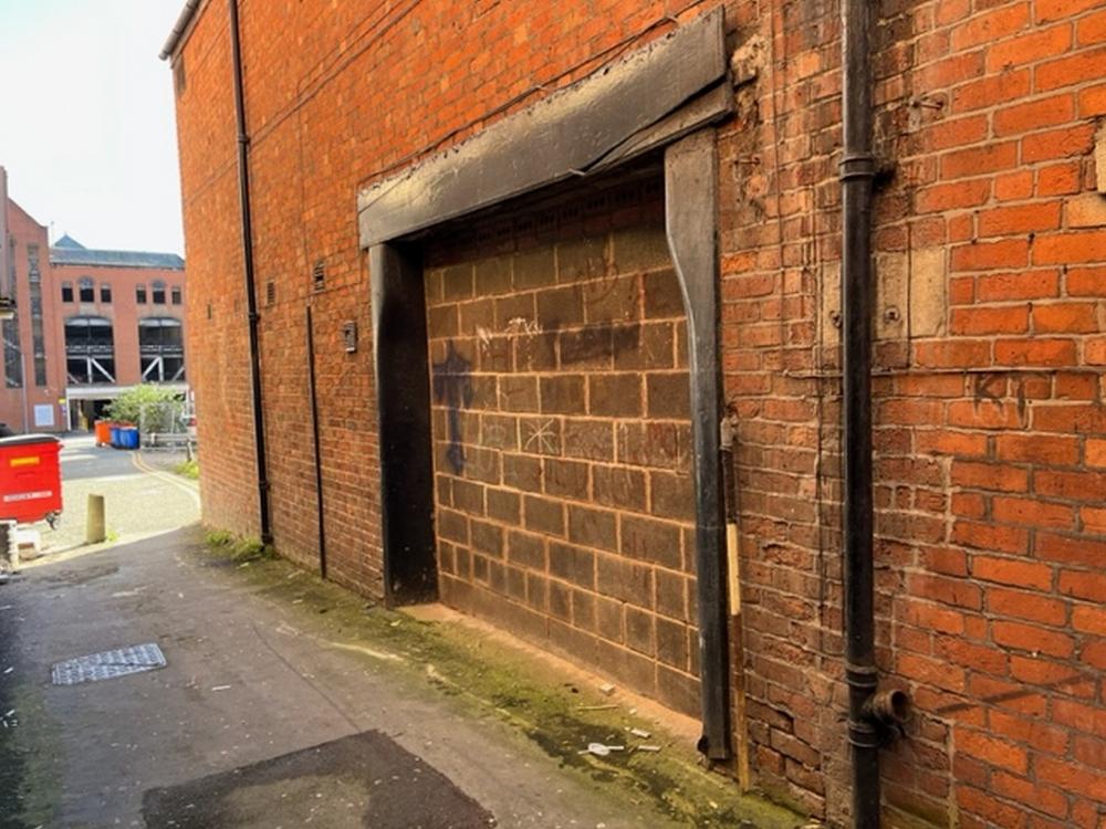 MEN'S URINAL, MARSH LANE. LOCATION