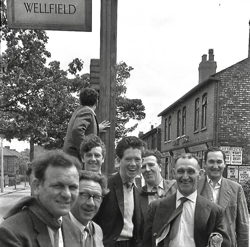 Wellfield Hotel customers some 60 years ago. Wellfield Hotel customers some 60 years ago.
