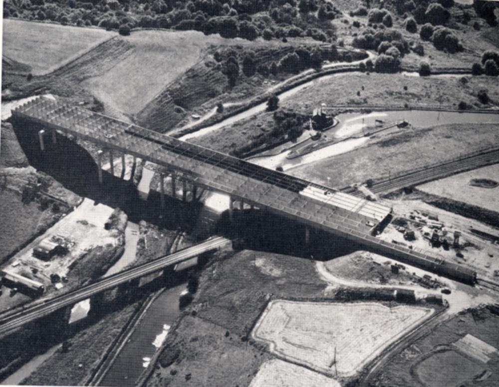 Construction of the M6 Gathurst Viaduct Construction of the M6 Gathurst Viaduct