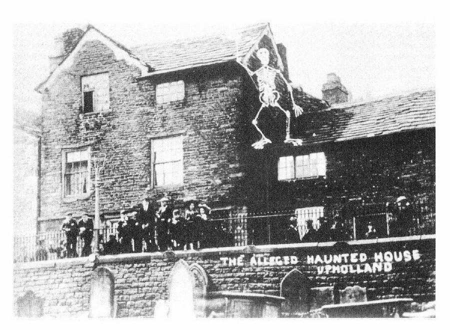 UpHolland 'Ghost House' UpHolland 'Ghost House'