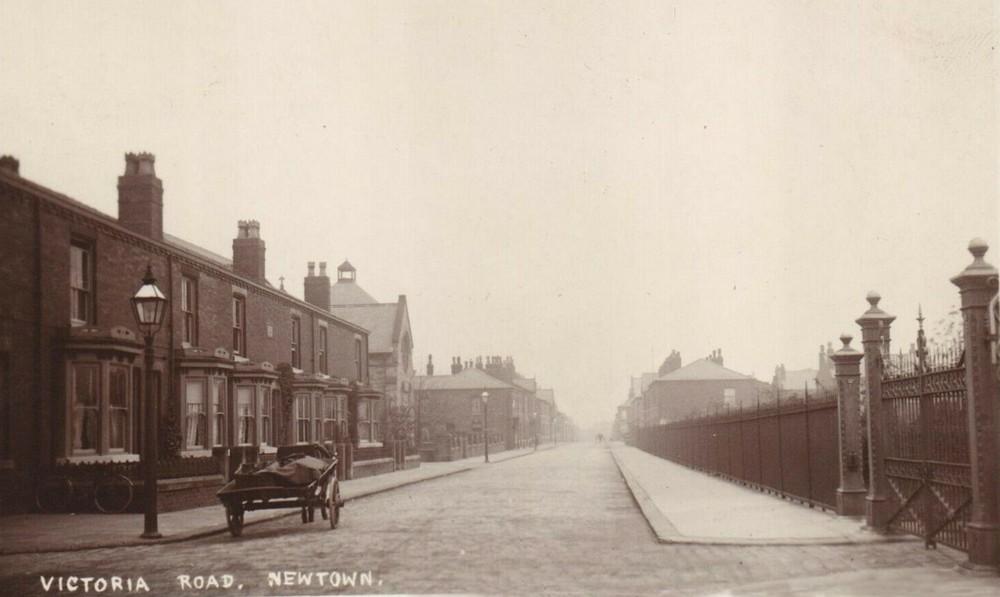 VICTORIA ROAD EARLY 1900'S VICTORIA ROAD EARLY 1900'S