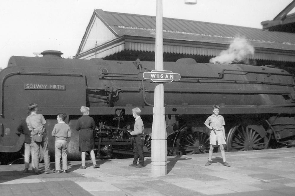 Wigan LNWR, summer 1959 Wigan LNWR, summer 1959