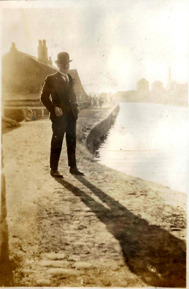 Father by the bridge 15-07-1928.