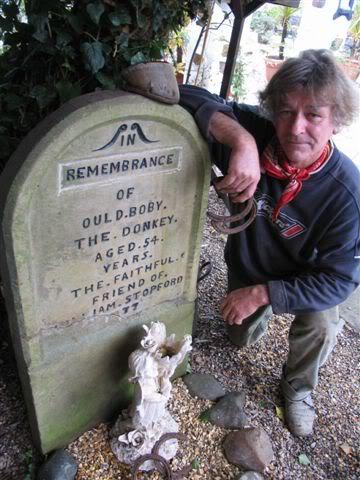 Ould Bobby Grave .. Ould Bobby Grave ..