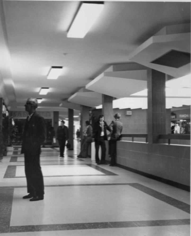 GALLERIES SHOPPING CENTRE 1974 GALLERIES SHOPPING CENTRE 1974