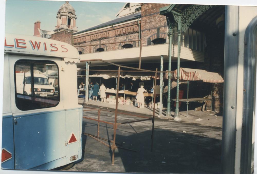 LEWIS'S ICE CREAM VAN