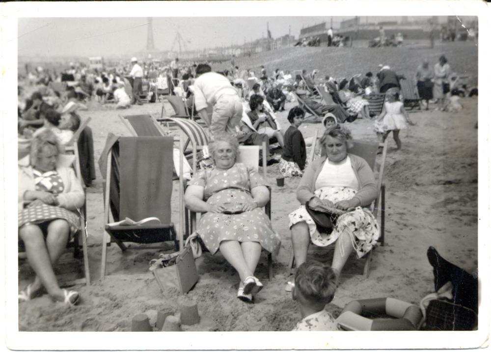 Maureen Tickle (Wilson) with aunties Ethel Hoofe & Ellen Gaskell in Blackpool