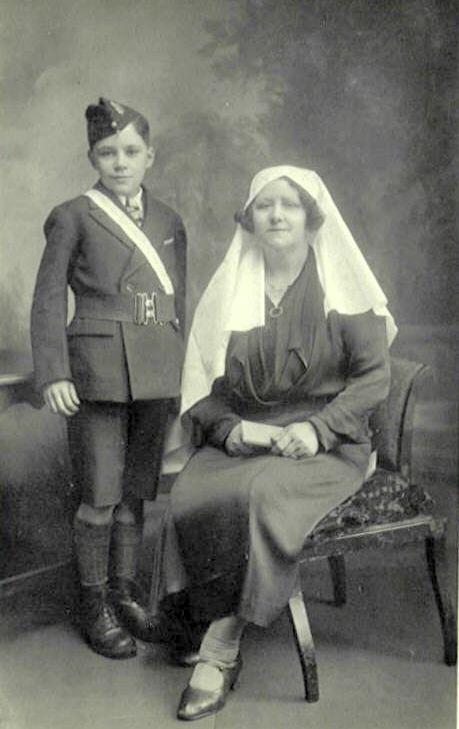 Ellen Hart Dawber and son George Dawber Jnr.