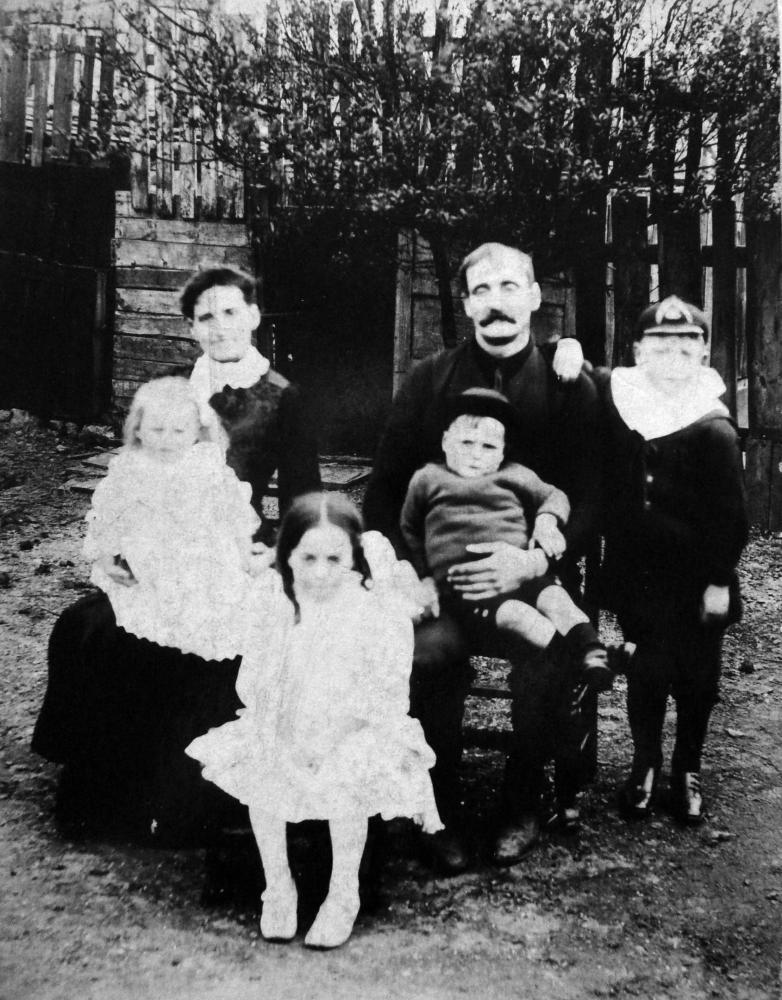Liptrot family...c.1913. Liptrot family...c.1913.