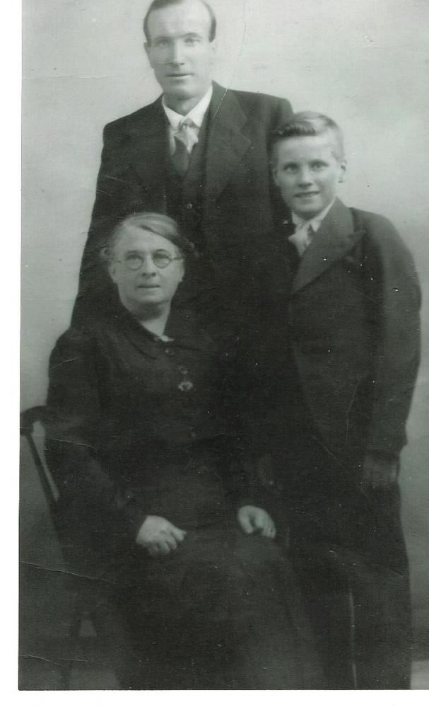 William and Sarah Melling and son Tommy