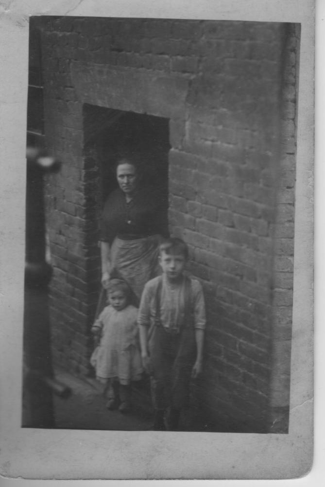 Mary Ellen Moran and 2 of her children