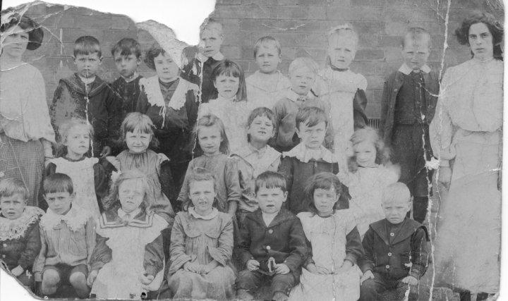 John Robert Derbyshire and classmates 1907/1908