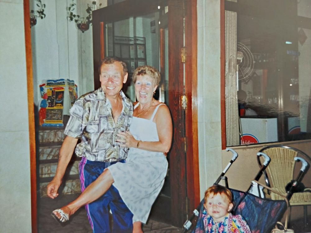 Roy, Ellen and Rachael Lyon.