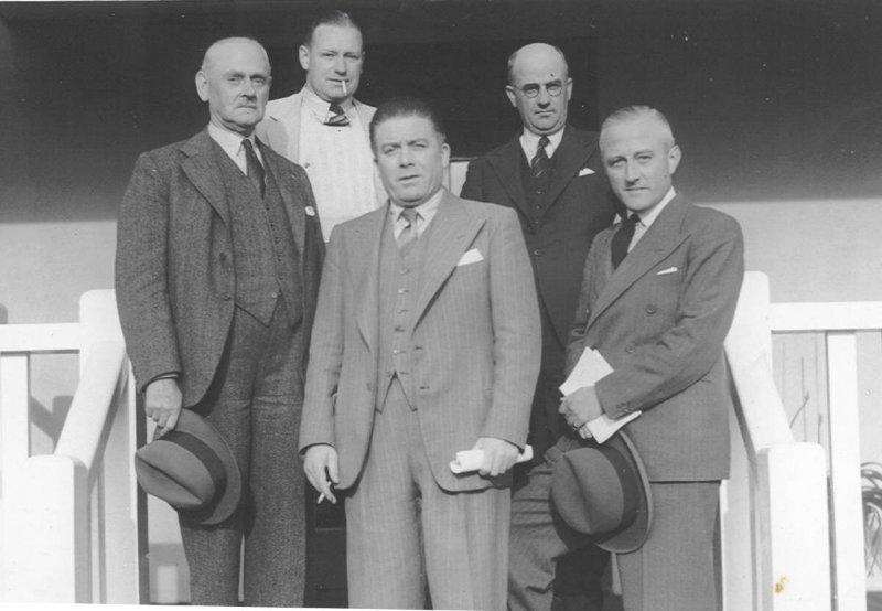 Alfred Haselden (centre). Alfred Haselden (centre).