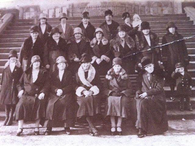 Holland family? Help needed Holland family? Help needed