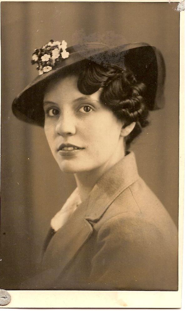 Evelyn Hallmark aged 18