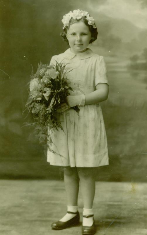 Elva Fairhurst aged about 9 Elva Fairhurst aged about 9