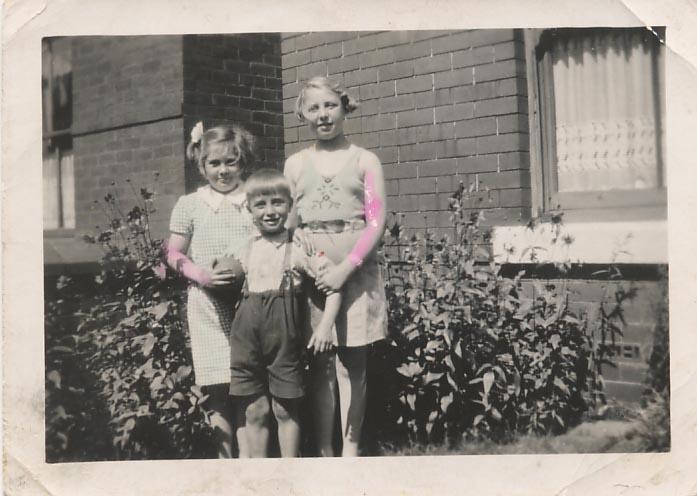 Dorothy, Elsie and James Pennington