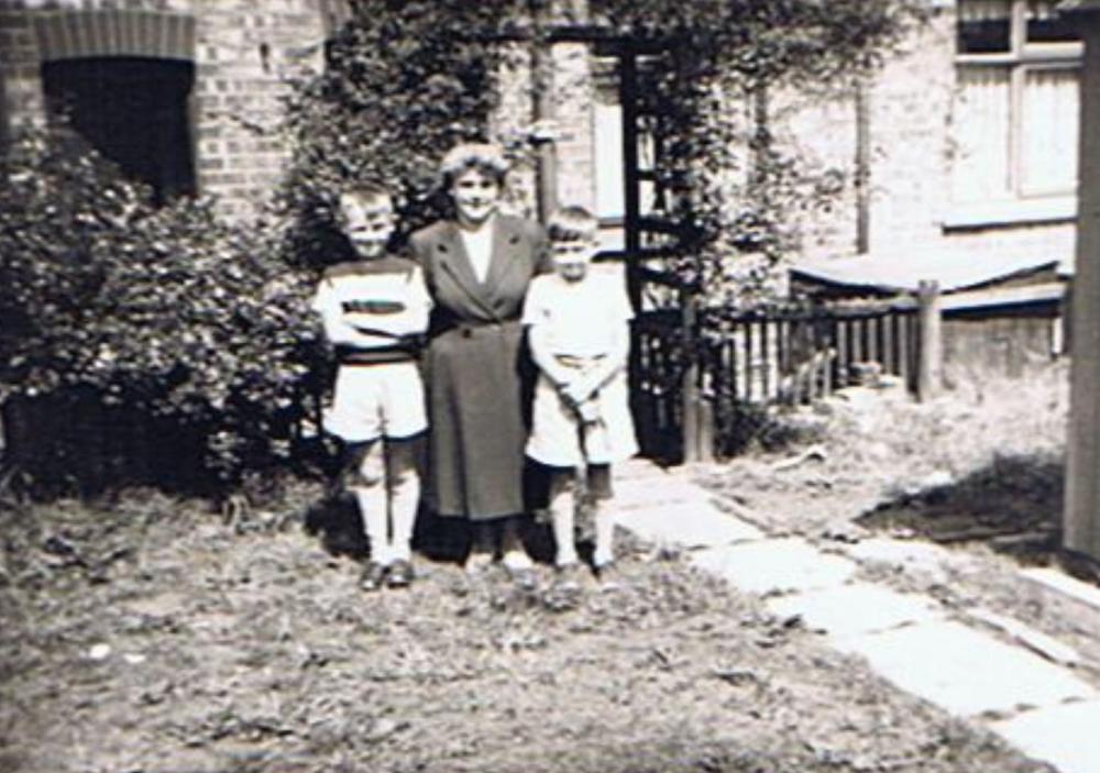 Barry, Barry's mum & Derek