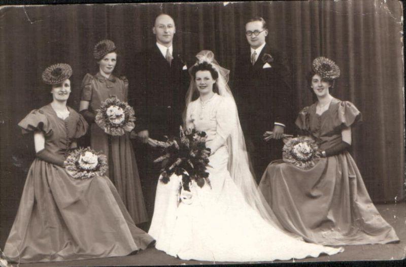 Bill Cook's wedding to Linda Critchley, best man is Colin Cook. Bill Cook's wedding to Linda Critchley, best man is Colin Cook.