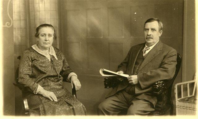 Elizabeth & John Bradshaw Elizabeth & John Bradshaw