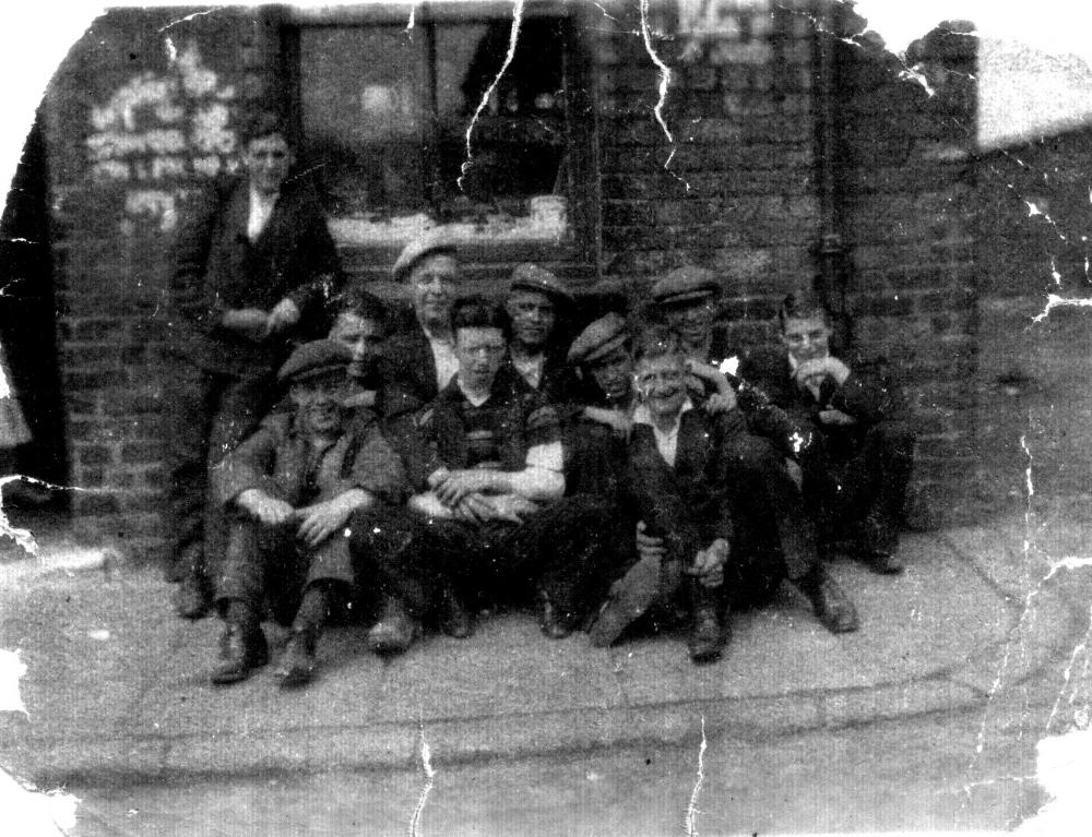 Victoria rd gang, Platt Bridge. c1935.