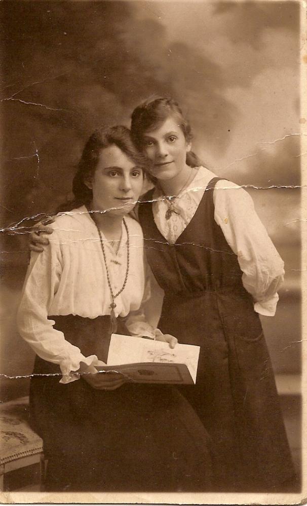 Evelyn and May Lewis