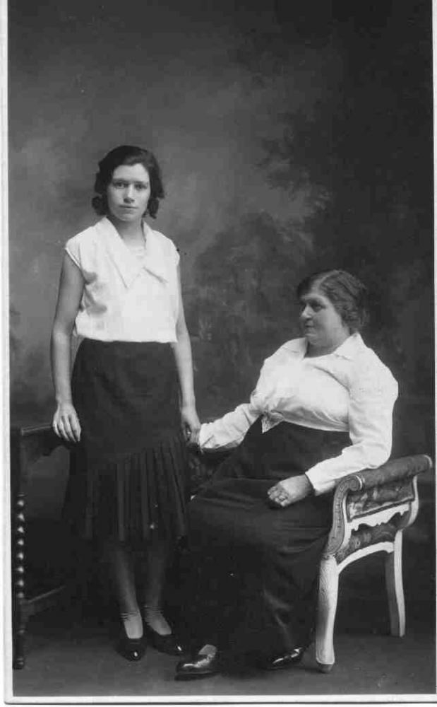 Mary and Elizabeth Hollingsworth Mary and Elizabeth Hollingsworth