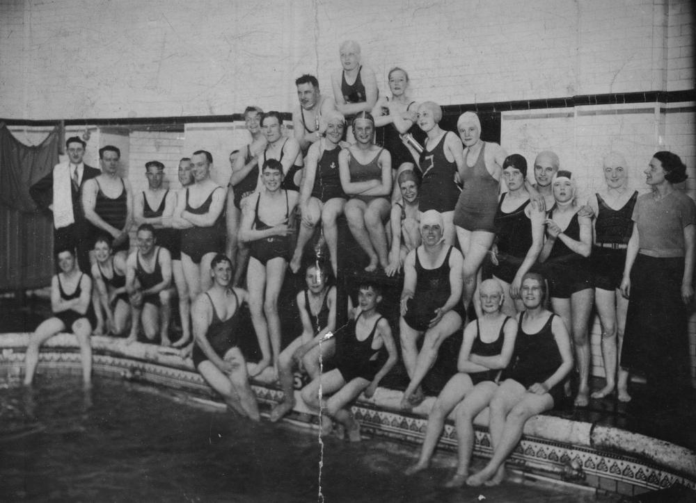 Wigan Swimming Club early 1930s Wigan Swimming Club early 1930s