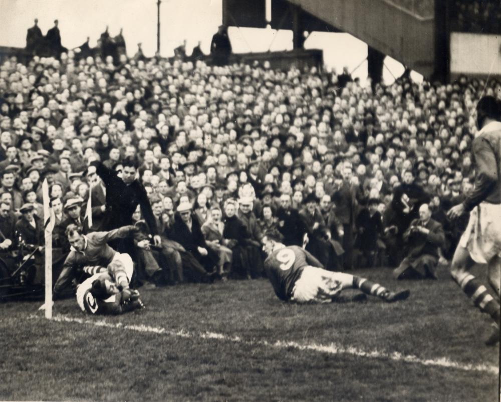 Leigh v Wigan Lancs R.L. Cup Final 27-10-51