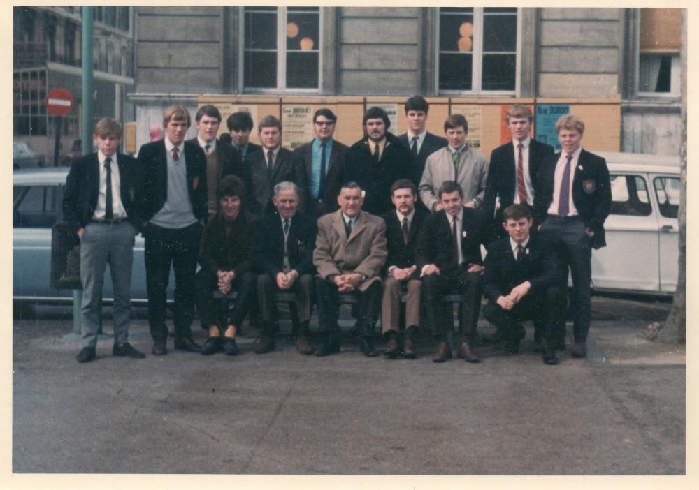 unknown players &unknown grown-ups unknown players &unknown grown-ups